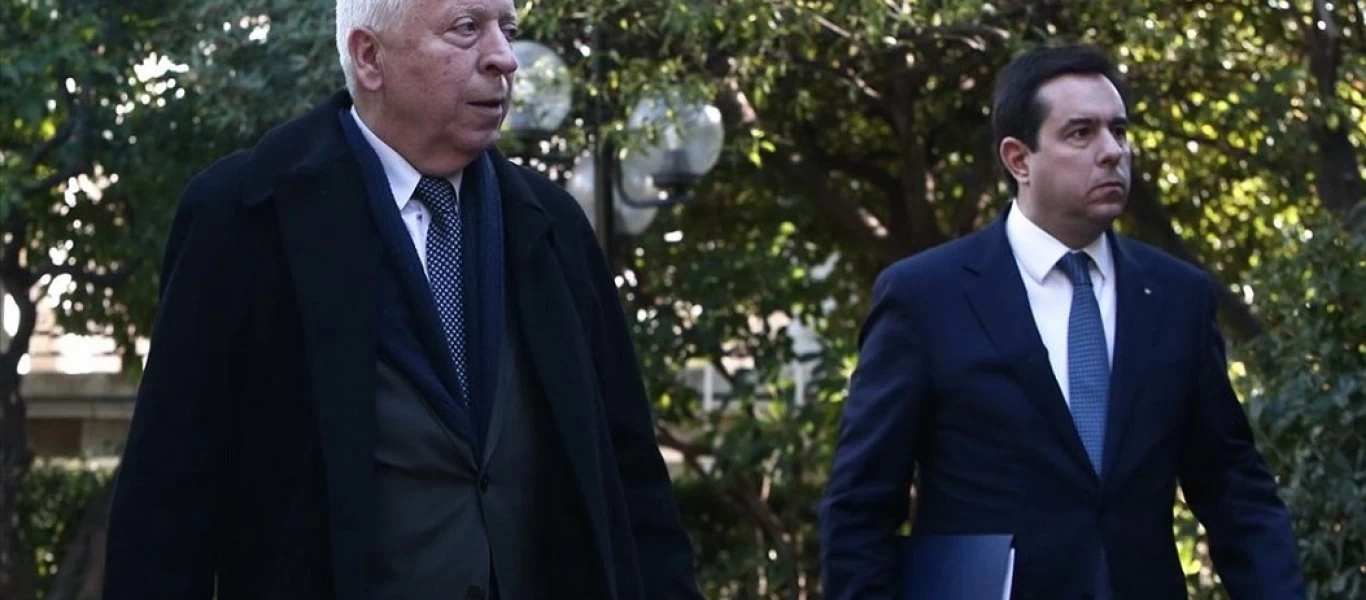 Εξώδικο Κ.Μουτζούρη σε Ν.Μηταράκη - Τι απαντά ο υπουργός Μετανάστευσης